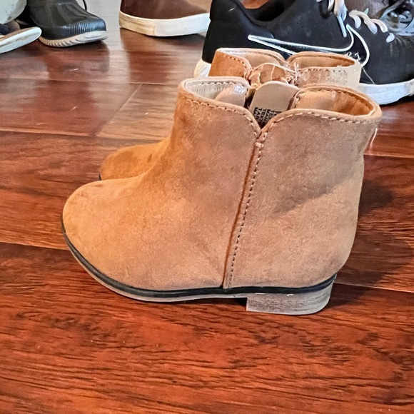 Cat & jack toddler booties - Picture 1 of 1